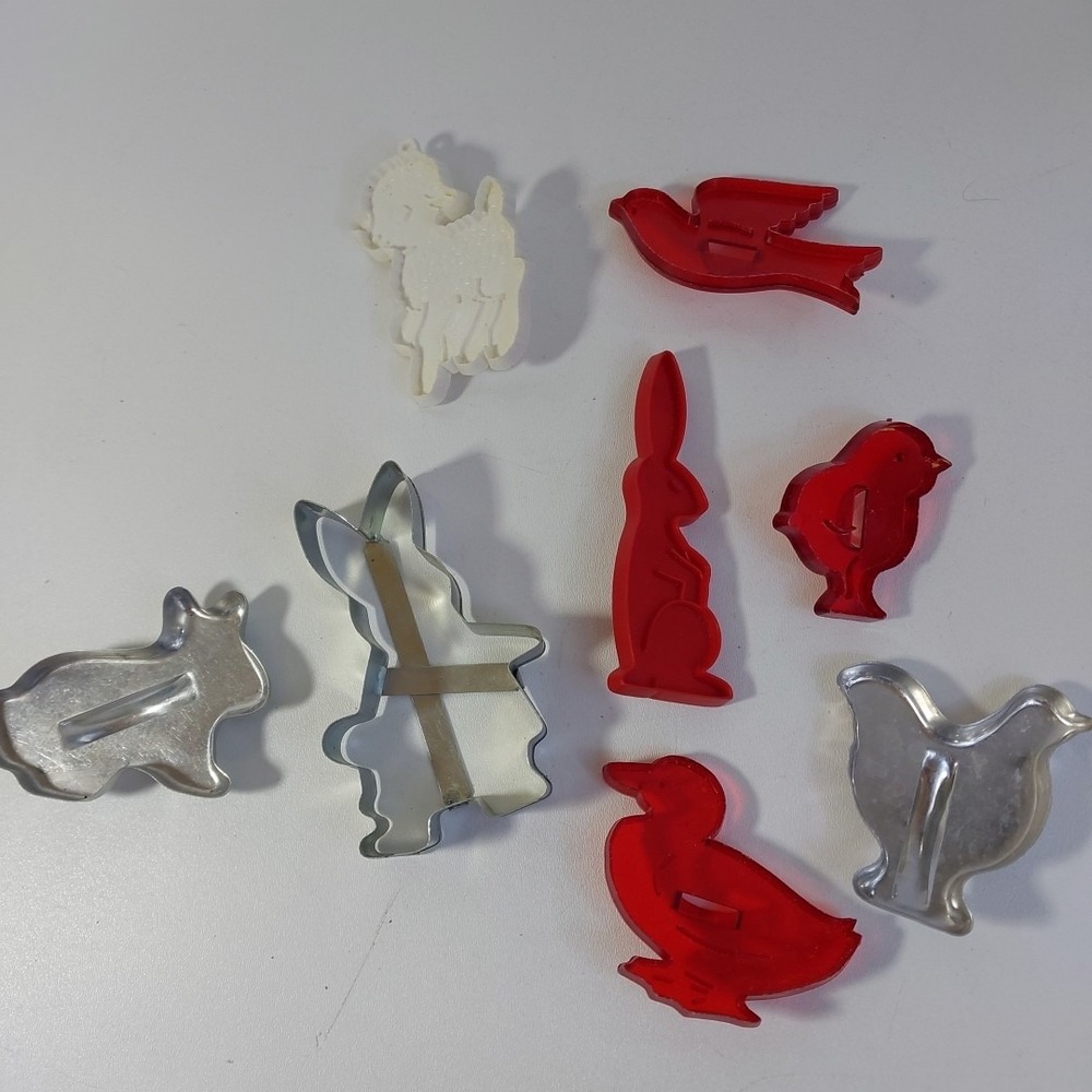 Vtg Red Tin Hallmark Cookie Cutters‎ Lot of 8 Easter Bunny Duck Chick Dove